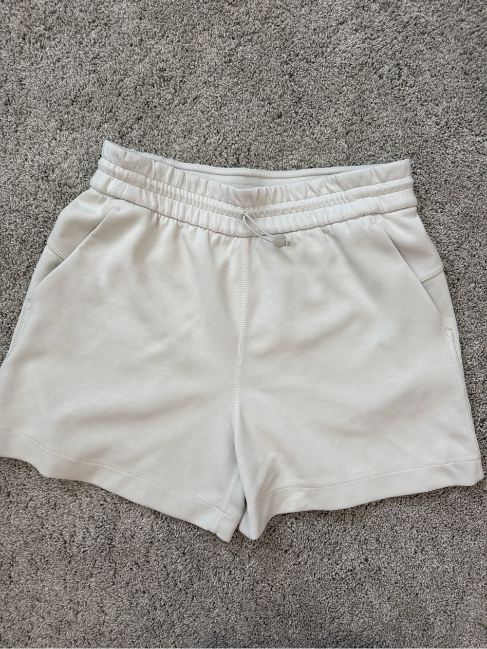 Lululemon soft stream Cream shorts  size 6